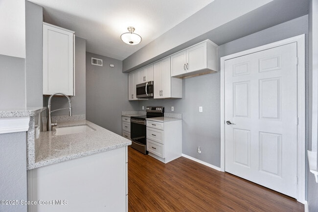 Foto del edificio - 5663 Star Rush Dr