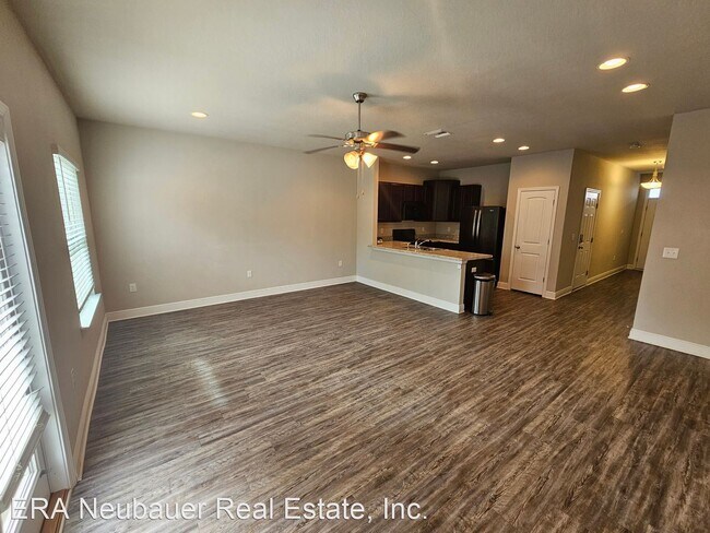 Building Photo - 3 br, 2.5 bath House - 5804 Callaway Circle