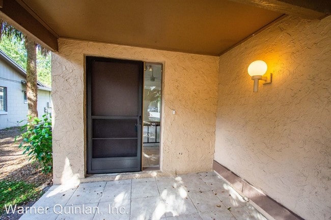 Building Photo - 3 br, 2 bath House - 6242 Sandcrest Circle
