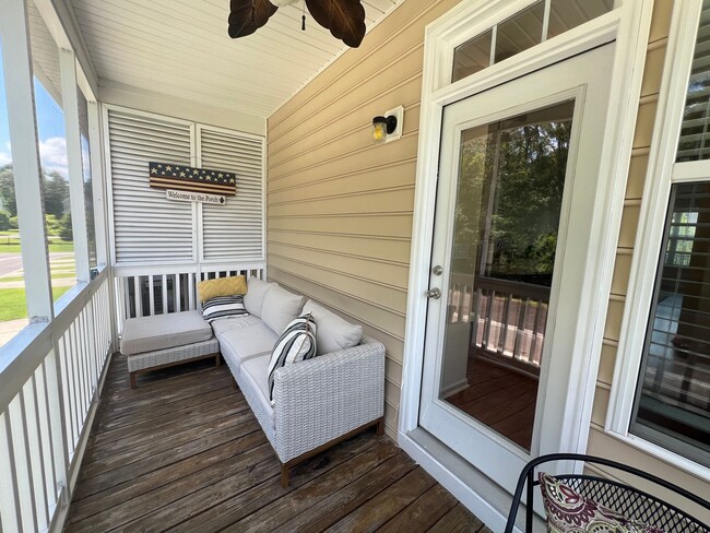 Building Photo - 3 Bedroom Townhouse in Bolton's Landing - ...