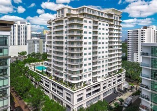 Building Photo - 100 S Eola Dr
