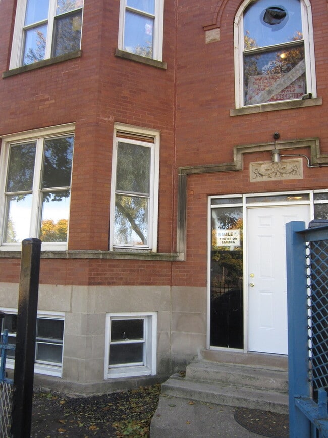 Foto del edificio - 4035 W Harrison St