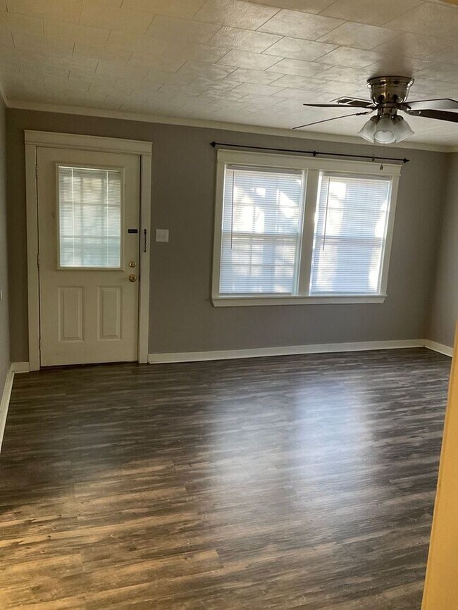 Building Photo - 1410 Watkins, 3bd/1bth Home, Great Neighbo...