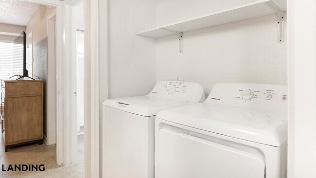 Foto del edificio - 711 Brentford Pl