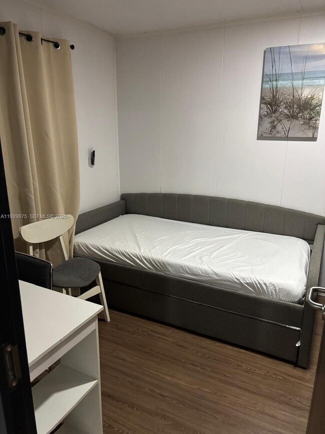 Foto del edificio - 5511 Woodland Ln