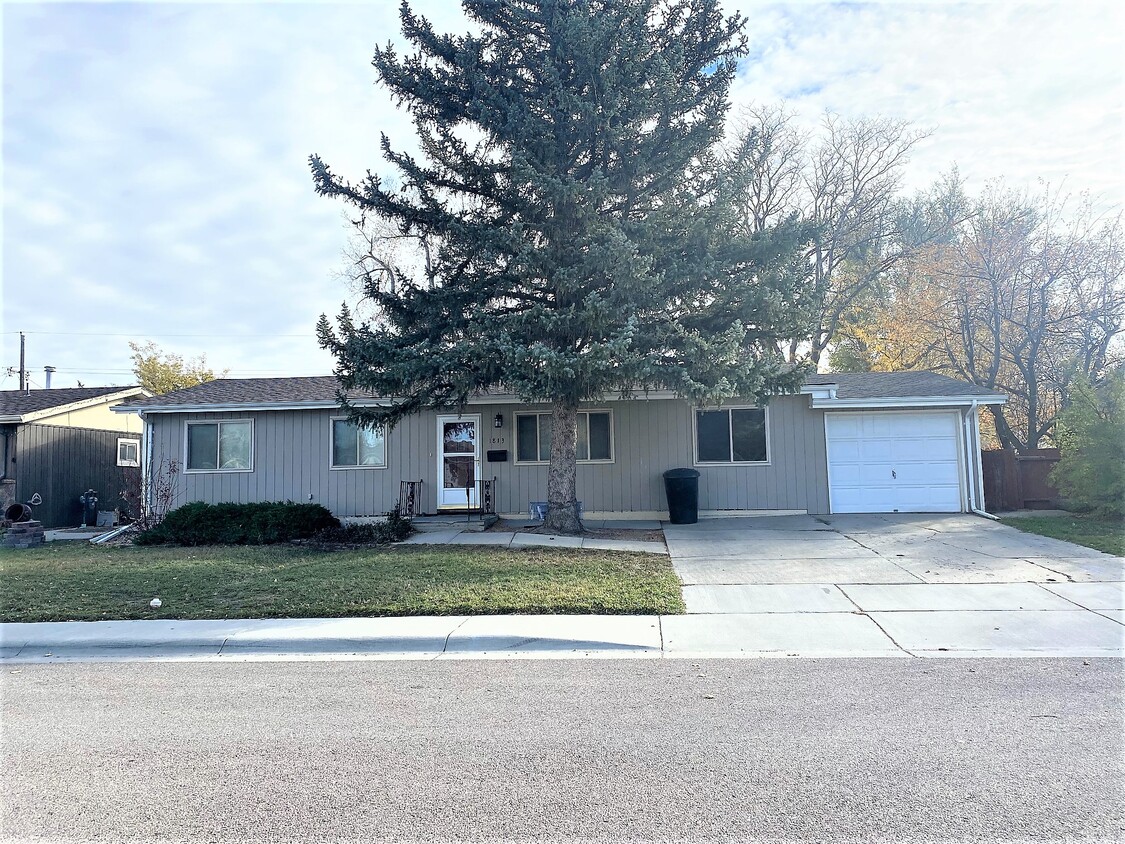 Primary Photo - 1813 Fetterman Ave