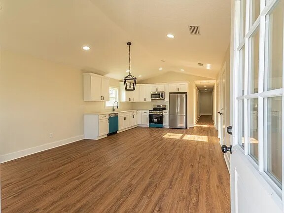 Foto del edificio - 45035 James St