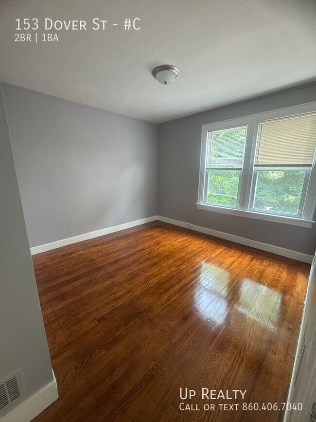 Building Photo - 153 Dover St