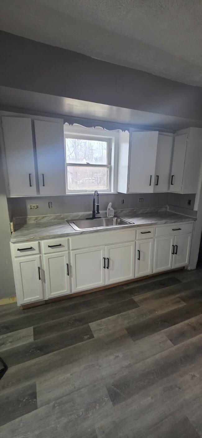 Building Photo - 2111 Goodnor Rd