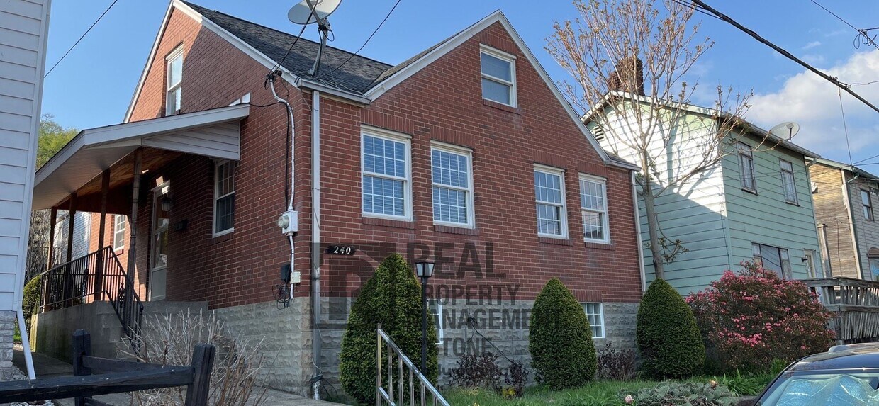 Primary Photo - Beautiful house in Tarentum