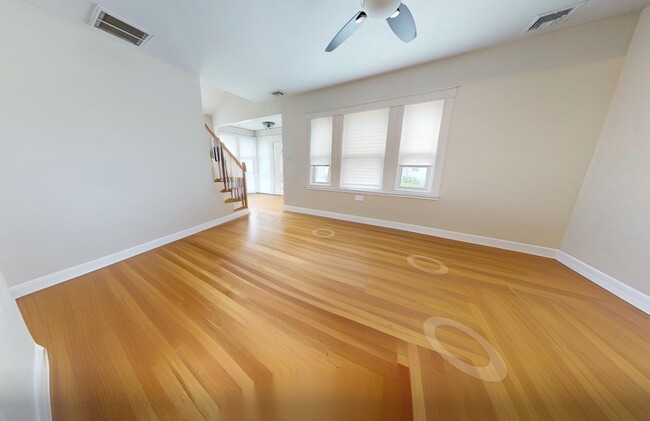 Building Photo - 47 Lasell St