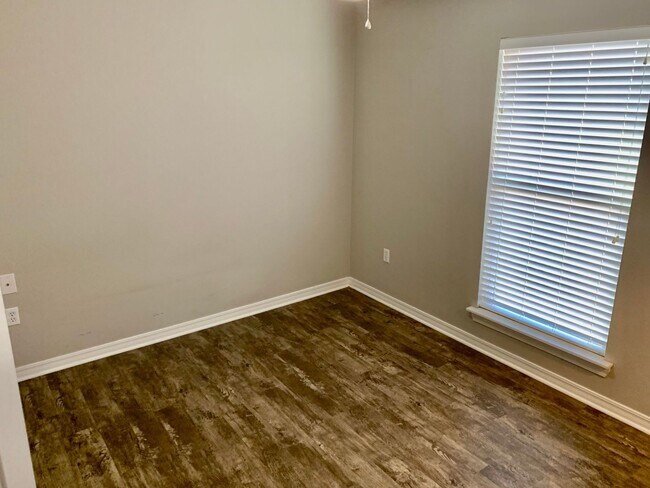 Foto del edificio - 2 Bedroom 2 Bath Duplex.