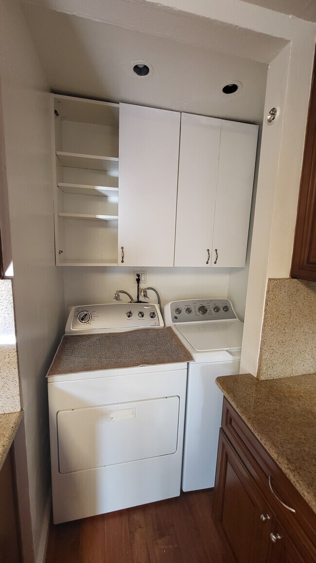 Foto del edificio - 15216 Arcturus Ave