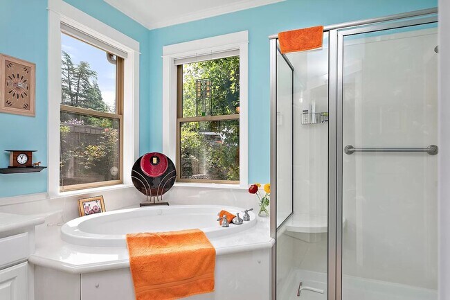 Building Photo - Three bedroom house in Riverwalk Neighborh...