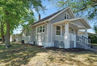 Building Photo - 351 N Clarmar Ave