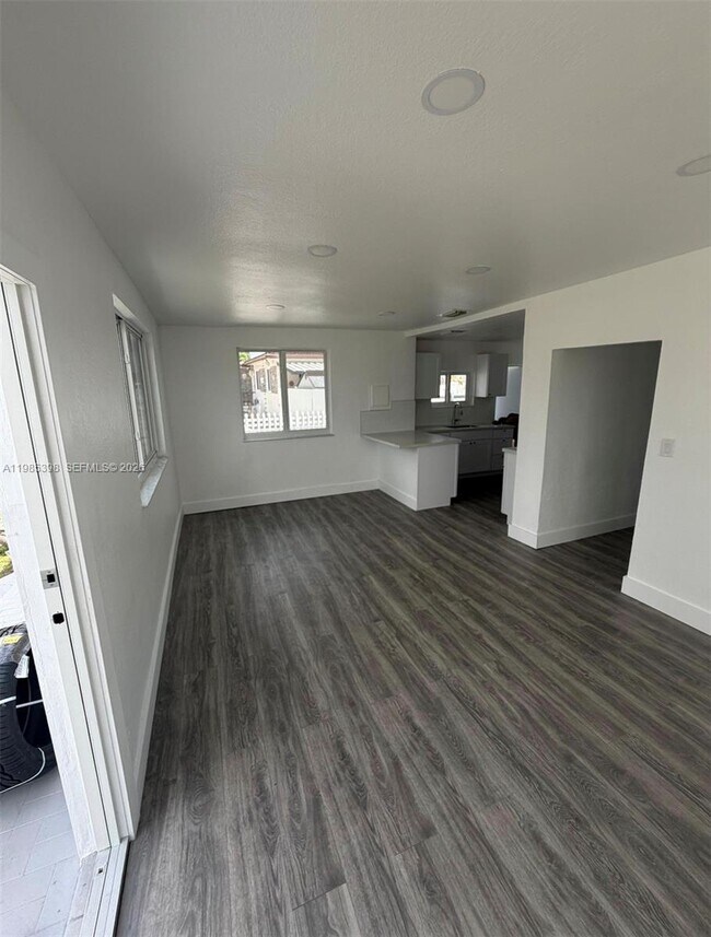 Foto del edificio - 1637 NW 31st Ave