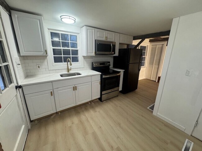 Building Photo - Millerton