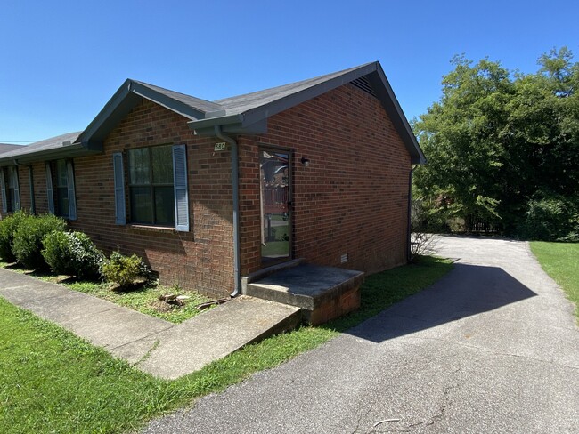 Foto del edificio - 580 Tulip Grove Rd