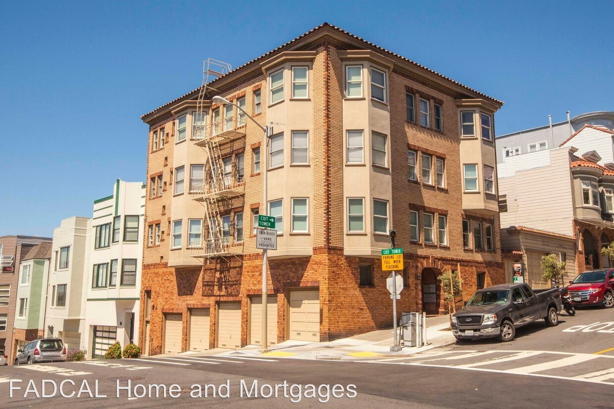 Primary Photo - 490 Lombard St
