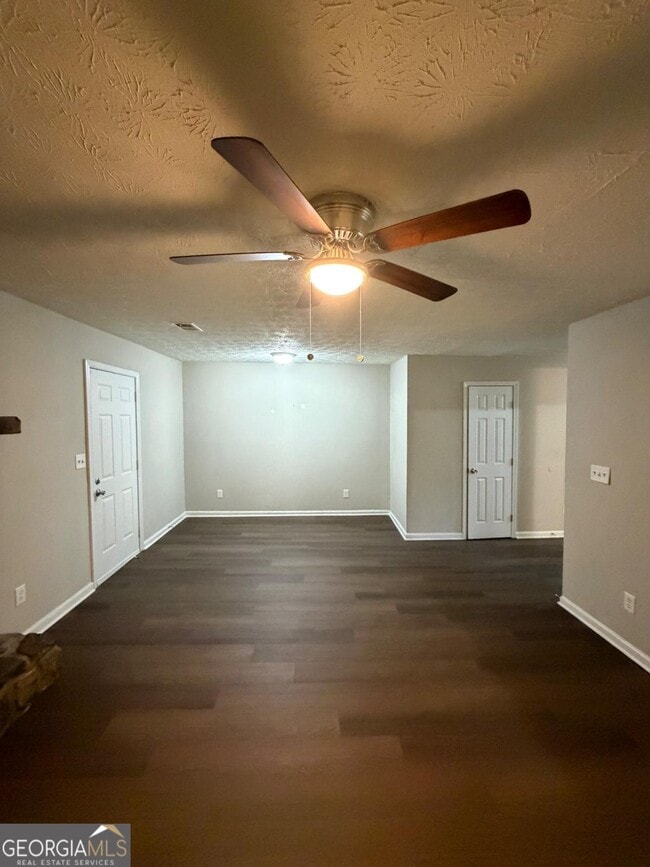 Building Photo - 8513 Pineland Dr