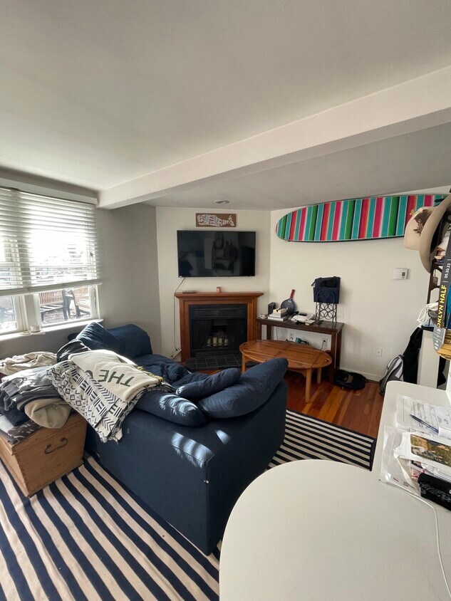 21 Telegraph St Unit 3, Boston, MA 02127 Condo for Rent in Boston, MA
