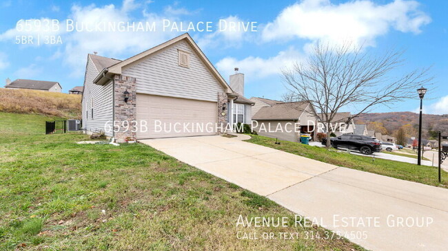 Building Photo - 6593 Buckingham Palace Dr