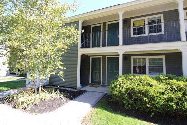 Foto del edificio - 1 BR/1BA Condo Available 1st month's rent 1/2 price ($ 775.00)- Cricket Brook (Dover)!