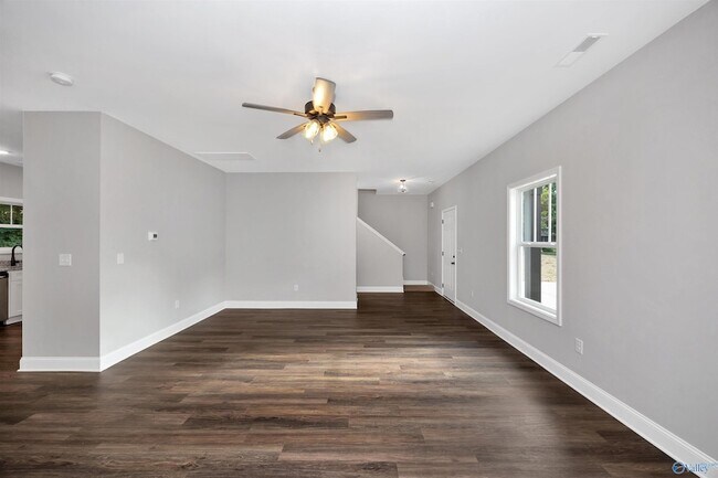 Foto del edificio - 1711 Golf Club Ln NW