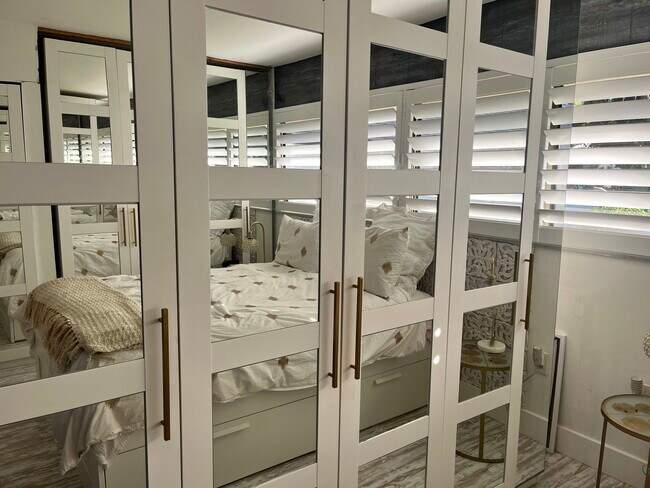 Foto del edificio - 3547 Longmeadow