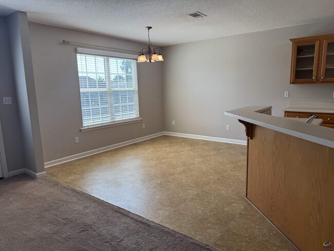 Building Photo - 105 Windmill Court