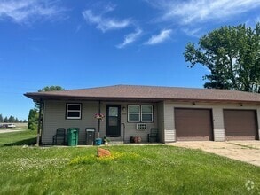 Building Photo - 2218-2220 Peters Dr