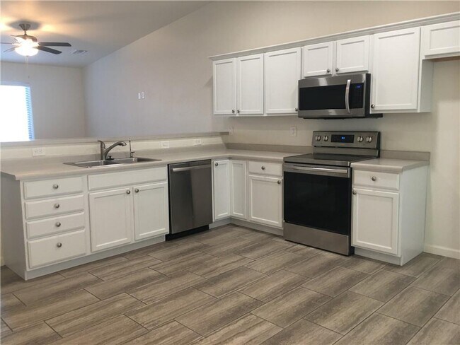 Foto del edificio - 5085 S Jacaranda Pl