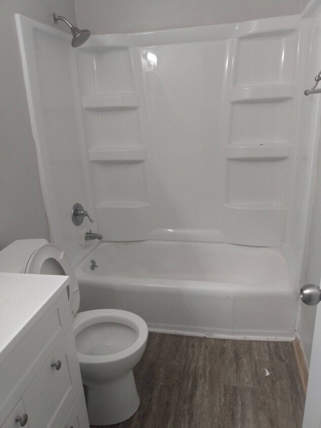 Bathroom - 1530 Franklin St