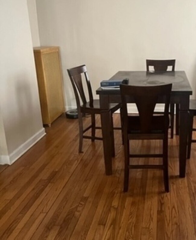 Foto del edificio - 847 Hannah Ave