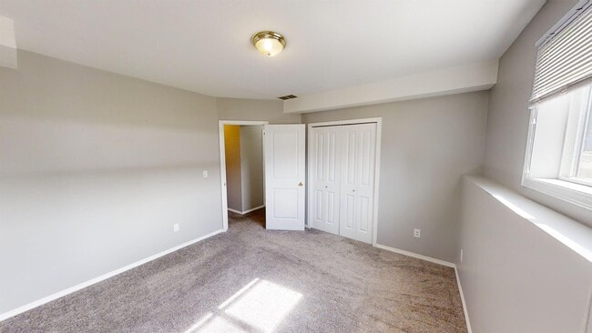 Building Photo - 9804-98099 99 St
