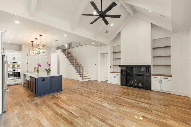 Foto del edificio - 1038 W 31st St