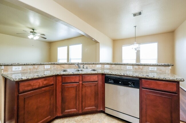Building Photo - 20130 Emerald Mountain Dr