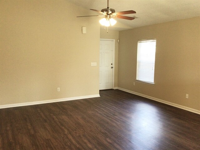 Foto del edificio - 103 Bill Park Dr