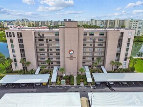 Building Photo - 7600 Sun Island Dr S