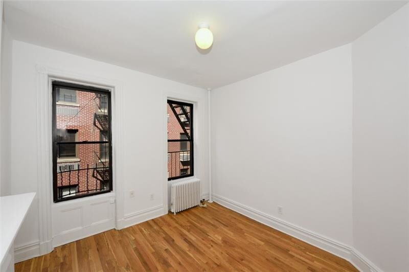 Foto principal - 255 W 15th St