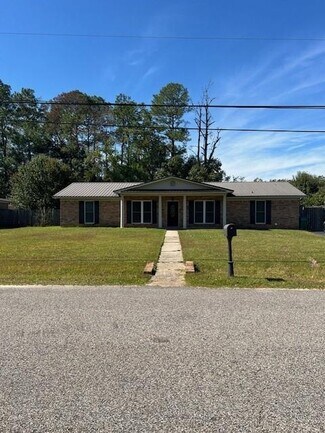 Building Photo - 215 Tavares Dr