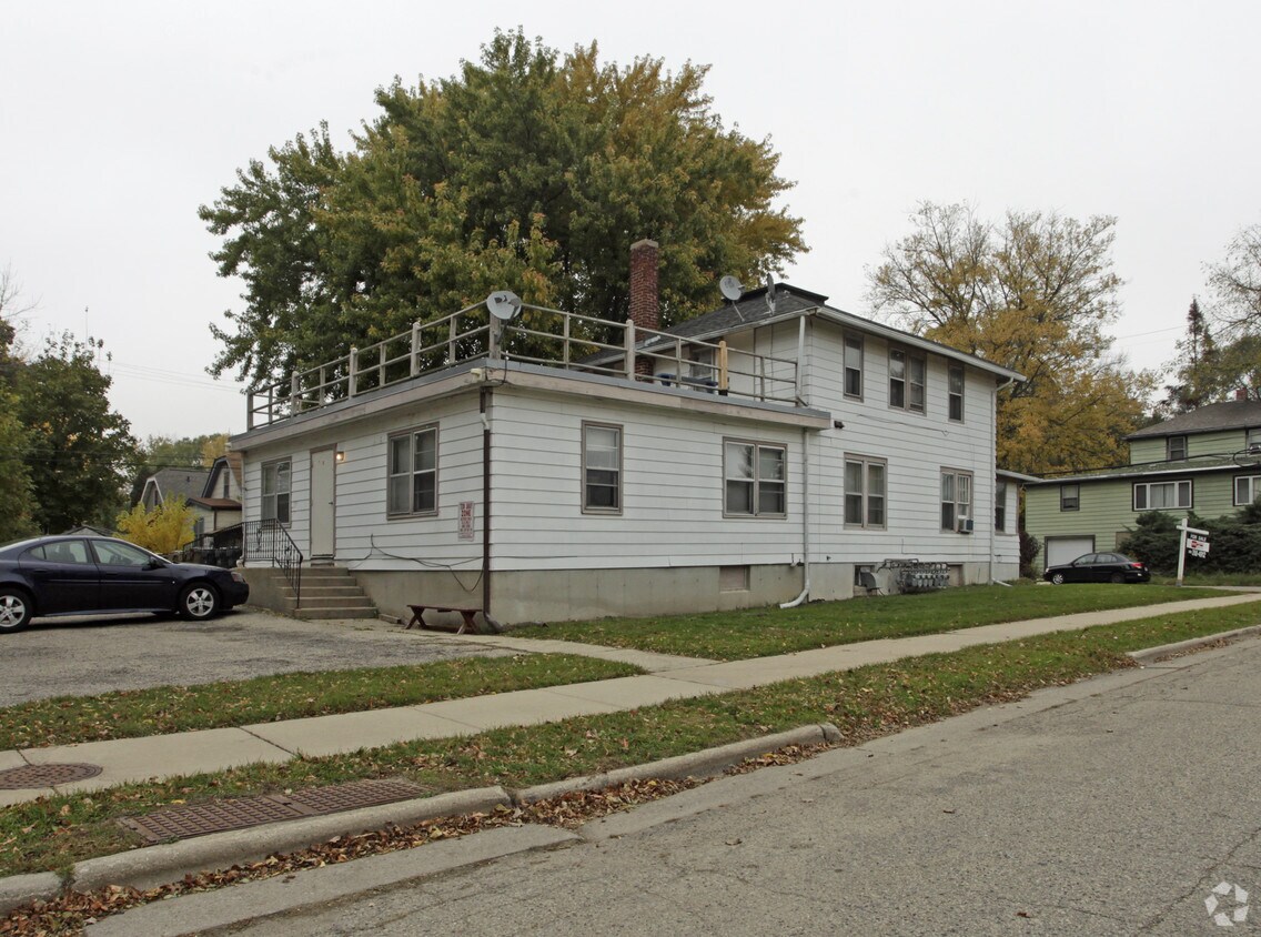 Foto del edificio - 110 Rosemary Ave