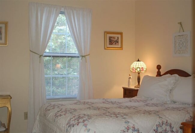Building Photo - 3135 Mollifield Ln