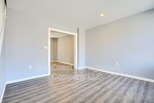 Foto del edificio - 3213 Elmley Ave