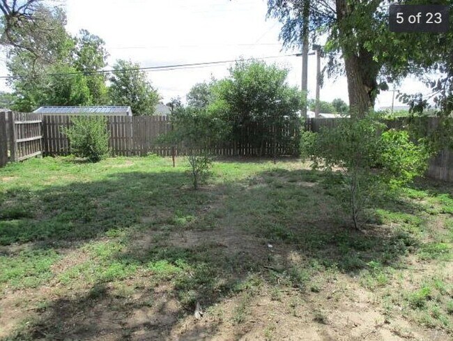 Foto del edificio - 348 Hilltop St