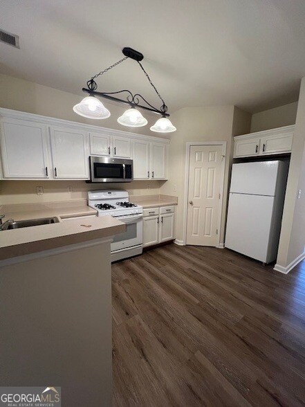 Foto del edificio - 3312 Hidden Cove Cir NW