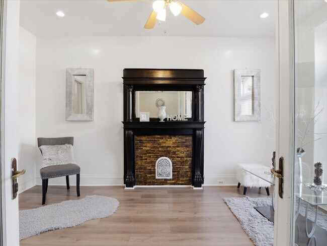 Foto del edificio - Charming Spacious Baltimore Rowhome