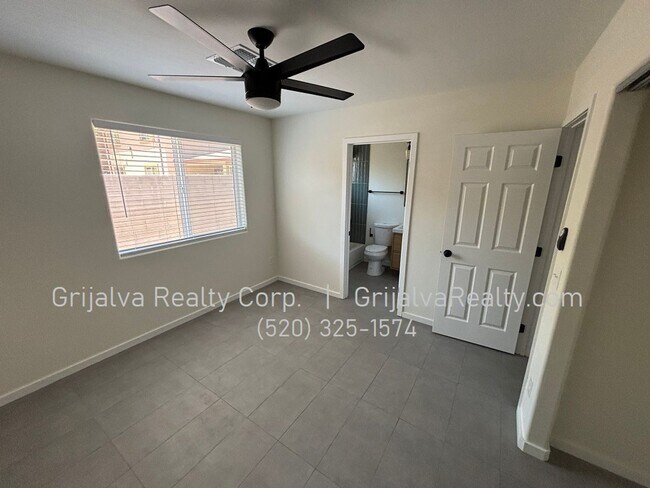 Foto del edificio - 2926 N Winstel Blvd
