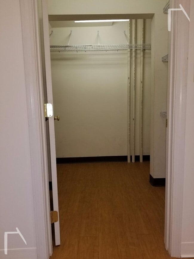 Foto del edificio - In-Unit Washer and Dryer, Heat, Hot Water ...