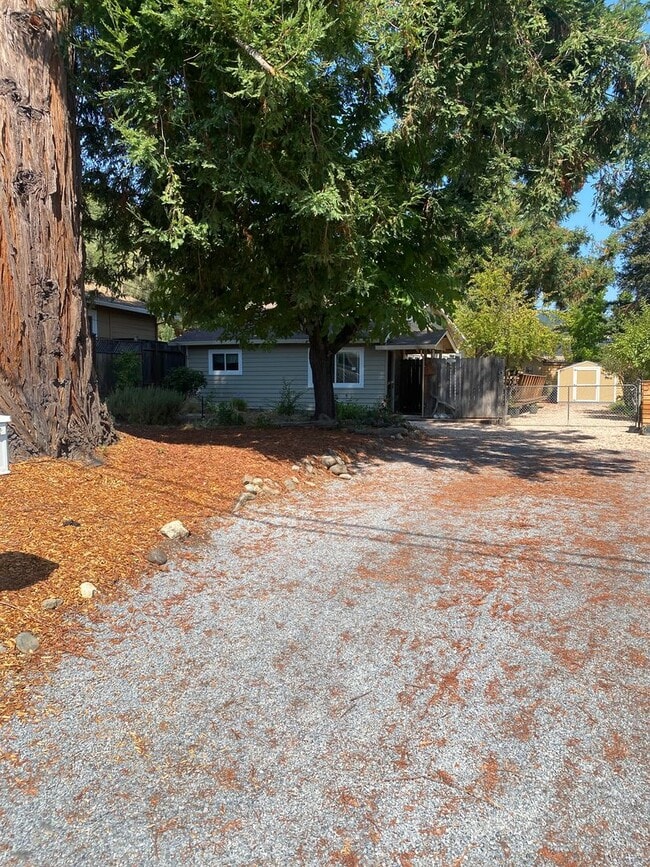 Foto del edificio - Charming 2 bedroom, 1 bathroom house with ...